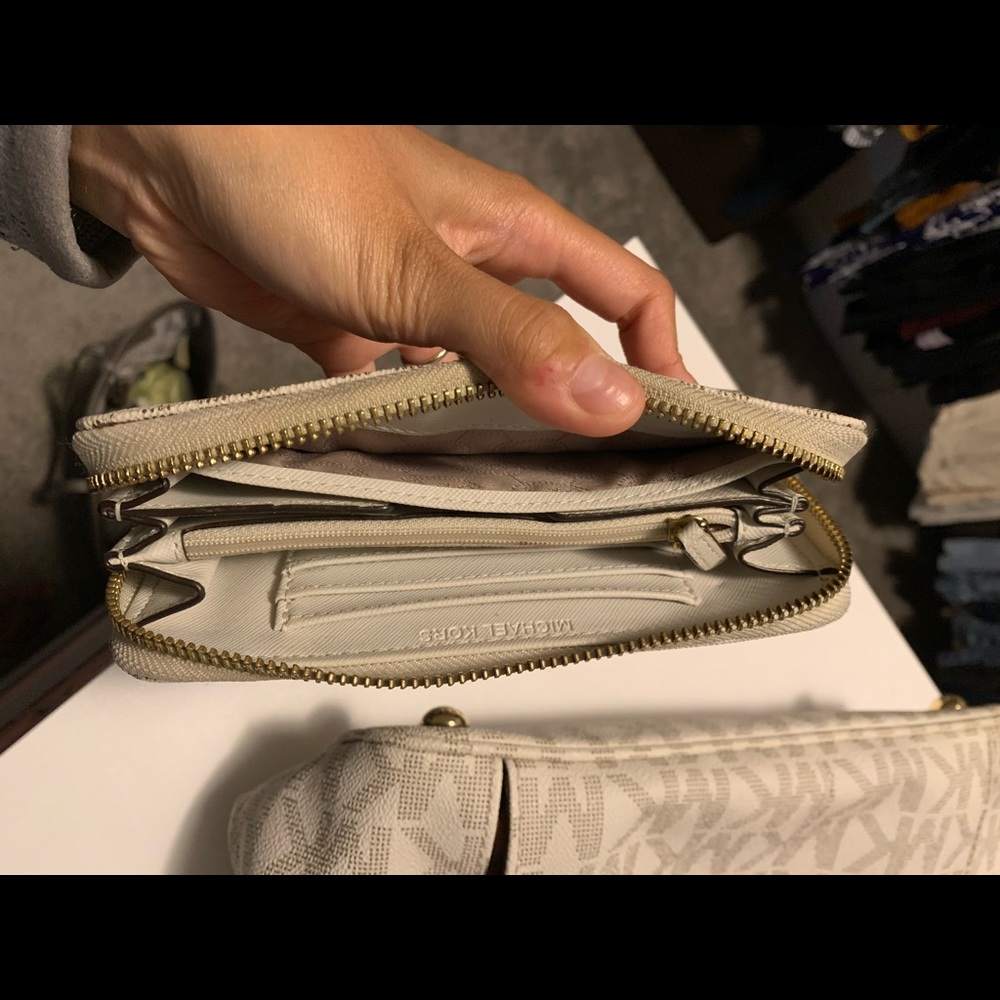 Michael kors large zip continental wallet